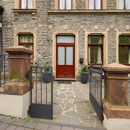 Апартаменты Alte Stadtvilla Weinberg 5 Трабен-Трарбах